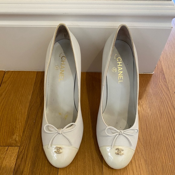 Chanel white patent leather pumps heels - Picture 1 of 7